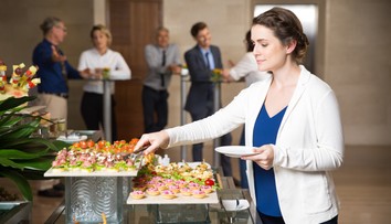 Dovolenka sa zmenila na horor: Jedlo z hotelového bufetu poslalo vyše stovku hostí na záchod a do nemocníc