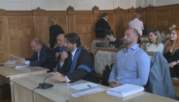 Kauza, v ktorej čelia obvineniam z korupcie bývalé špičky polície, stojí na súde. V hre je viac možností