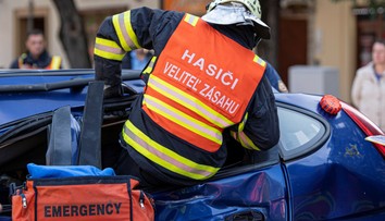 Elektroautá sťažili prácu hasičom. Jeden zlý ťah môže ohroziť aj ich životy