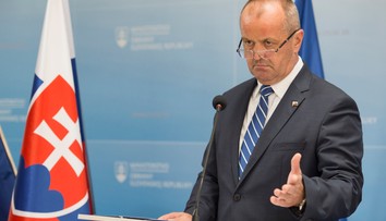 Armáda prepustí vojakov, ktorí sú členmi Slovenských brancov