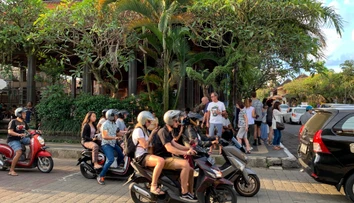 Obľúbená destinácia si posvieti na turistov. Pravidlá slušného správania dostanete na letáku