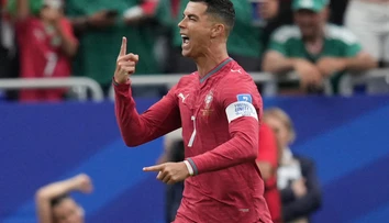 Portugalsko sa po jasnej výhre vyšvihlo na čelo skupiny. Cristiano Ronaldo nebol ďaleko od hetriku