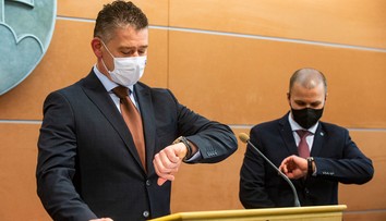 Čo to nosí na ruke? Minister Mikulec hovorí o svojich luxusných hodinkách ako o napodobenine