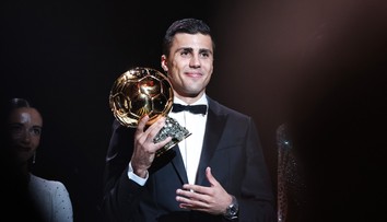 Má vysokú školu, o pozornosť nežiada. Nový kráľ futbalu je iný ako ostatní