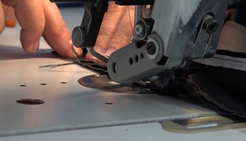 Stovky ľudí, ktorí šili v Bánovciach rúška, prídu na čas o prácu