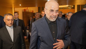 USA podpisom memoranda o ukončení vojny priznali porážku, tvrdí iránsky vyjednávač