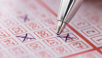 Muž vyhral milióny, no nevie o tom. O tiket ho pripravil zamestnanec benzínky