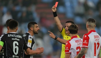 FIFA kvôli Viníciusovi mení pravidlá. Rozhodcovia budú môcť udeliť červenú kartu aj za prekryté ústa