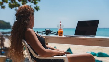 Ktoré zariadenia nenechávať v aute? Horúčavy dávajú zabrať aj elektronike