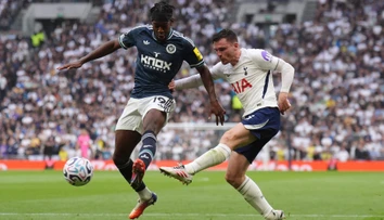 Tottenham opäť vybuchol, Dúbravka proti bývalému klubu šancu nedostal. Liverpool zase zachránil len bod