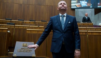 K podozreniu na plagiát od Kéryho sa vyjadruje aj Drucker, opozícia vyzýva na odstúpenie