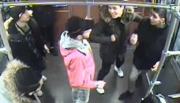 Skupina migrantov sa pokúsila upáliť bezdomovca v berlínskom metre