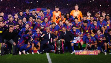VIDEO: Barcelona oslávila titul jazdou mestom. Fanúšikovia vyjadrili podporu svojmu trénerovi