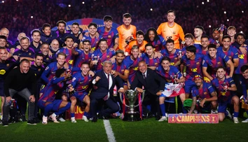 VIDEO: Barcelona oslávila titul jazdou mestom. Fanúšikovia vyjadrili podporu svojmu trénerovi