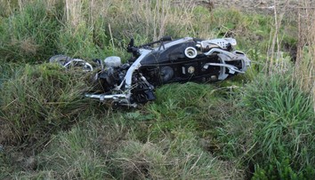 Polícia už vypátrala vodiča, ktorý spôsobil smrť 27-ročného motorkára pri Modre