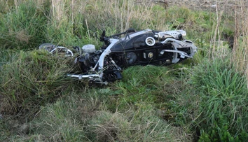 Polícia už vypátrala vodiča, ktorý spôsobil smrť 27-ročného motorkára pri Modre