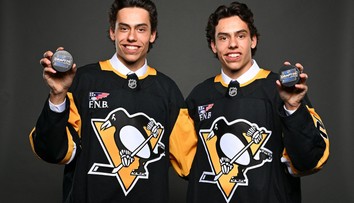 Zopakuje sa príbeh bratov Sedinovcov? Pittsburgh draftoval kanadské dvojičky: Vedeli sme, že šanca je malá