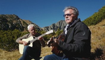 Ján Tribula zobral do Tatier jubilanta Pavla Hammela, gitara nemohla chýbať