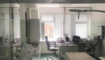 Polikliniku v Bratislave vytopilo, zavreli ju: Svedok počul z balkóna šum vody