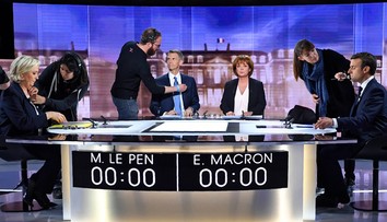 Francúzski prezidentskí kandidáti si v predvolebnej debate nič nedarovali
