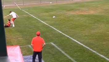 VIDEO: Šokujúci incident v stredoškolskej súťaži. Mladík brutálne napadol súpera, volajú po ráznom treste