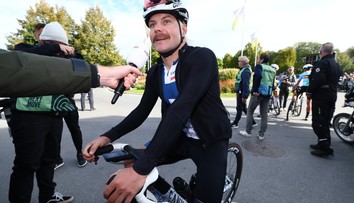 Tomu sa povie multitalent: Hviezda Formuly 1 vyzvala cyklistickú smotánku priamo na MS