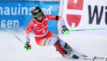 Famózny víkend v podaní Camille Rastovej. V slalome zvládla obrovský tlak od Shiffrinovej a oslavuje triumf
