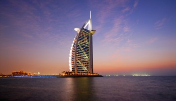 Na jeho heliporte si zahral Federer, zdobia ho zlato, kryštály a vzácny mramor. Jeden z najslávnejších hotelov zatvoria