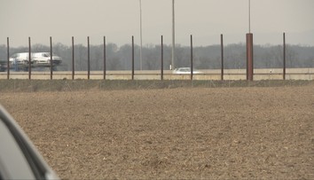 Bývajú 200 metrov od diaľnice a nedokážu spať. Z obchvatu pri Bratislave zmizli protihlukové panely