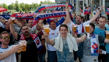 Slovenskí fanúšikovia vytvárajú našim hráčom v Poľsku domácu atmosféru