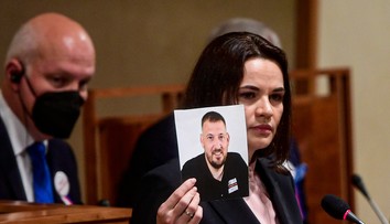Manžela líderky bieloruskej opozície Siarheja Cichanovského prepustili z väzenia