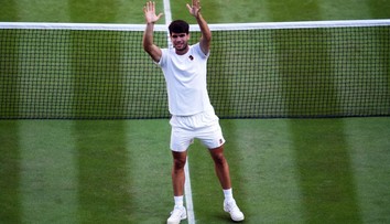 Alcaraz suverénne do semifinále. Čaká ho rozbehnutý Fritz