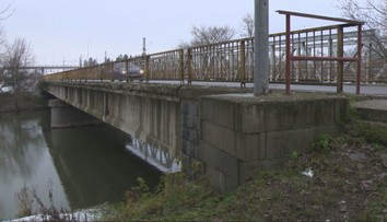 Most na západe Slovenska je na pokraji kolapsu. Obavy z pádu, denne ním prejde 10-tisíc áut