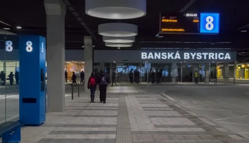 Seniorom posúvajú vek na zľavnené cestovné. Pozor na zmeny v MHD