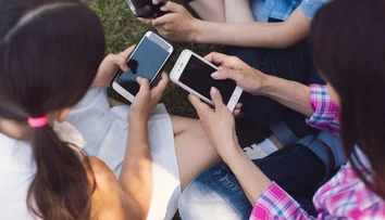 Deti a mobily počas prázdnin. Odborníčka radí, ako nastaviť pravidlá bez hádok