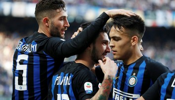 V milánskom derby triumf Interu, Juventus s prvou sezónnou prehro