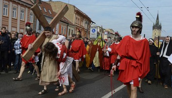 Takto vyzerali krížové cesty v Prešove, Nitre a Trebišove
