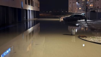 FOTO: Voda na západnom Slovensku zaplavila obytný dom i obchody