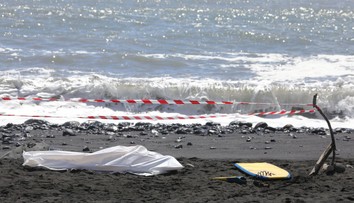 Tínedžerka zomrela po útoku žraloka. Otec popísal, ako sa to stalo