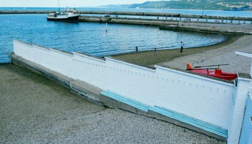Žijete v stredoveku, kričala žena. Nahnevalo ju rozdelenie pláže na mužský a ženský sektor