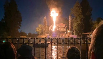 VIDEO: Požiar v Disneylande, drak vzbĺkol v plameňoch