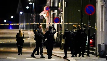Nórska polícia uviedla, že muž s lukom útočil v Kongsbergu celkovo až na 24 ľudí