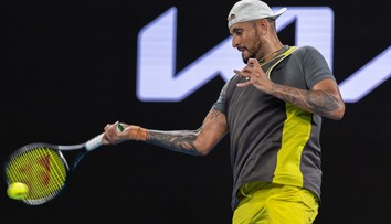 Rozmýšľal ako hrať, aby ho telo nebolelo. Kyrgios po vypadnutí z AO prekvapil nečakaným vyjadrením