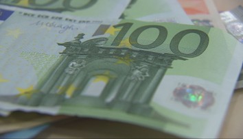 O nesplatené dlhy Slovákov prebieha tichý boj. Vedú ho inkasné firmy s exekútormi