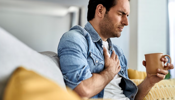 Neignorujte pálenie záhy. Za bežným problémom môže byť vážne ochorenie