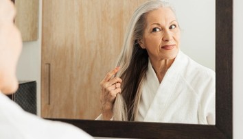 Šedivé vlasy nemusia byť len znakom starnutia. Môžu nás chrániť pred vážnym ochorením