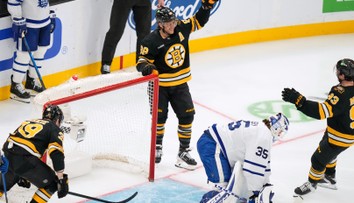 VIDEO: Pastrňák dosiahol míľnik a zaradil sa medzi legendy. Špeciálny moment zažil aj hviezdny útočník Colorada