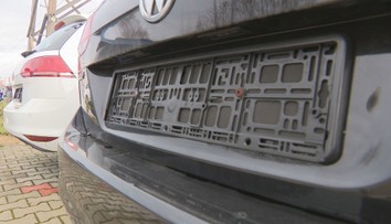 Siahnu si Slováci hlbšie do vrecka? Nové ŠPZ stoja mesačne desiatky eur