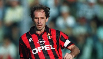 FOTO: Prišli legendy aj tisíce fanúšikov. Miláno sa naposledy rozlúčilo s legendárnym obrancom