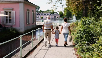 Túžili po dieťati a stali sa najstarším rodičmi v Británii. Po roku im dieťa vzala sociálka